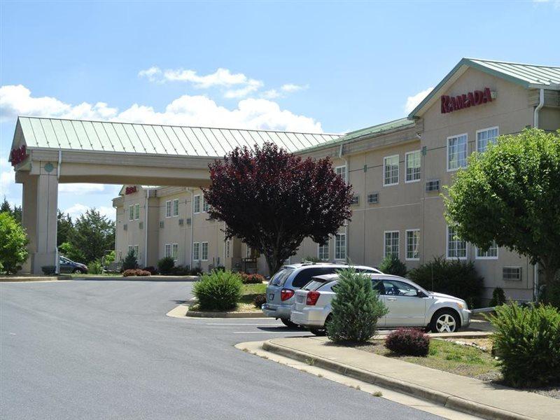 Ramada By Wyndham Strasburg - Shenandoah Valley Екстериор снимка