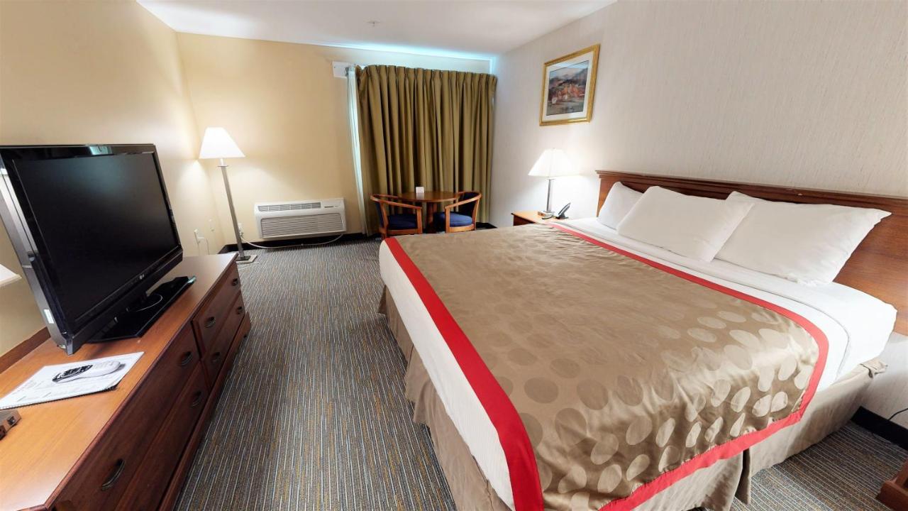 Ramada By Wyndham Strasburg - Shenandoah Valley Екстериор снимка