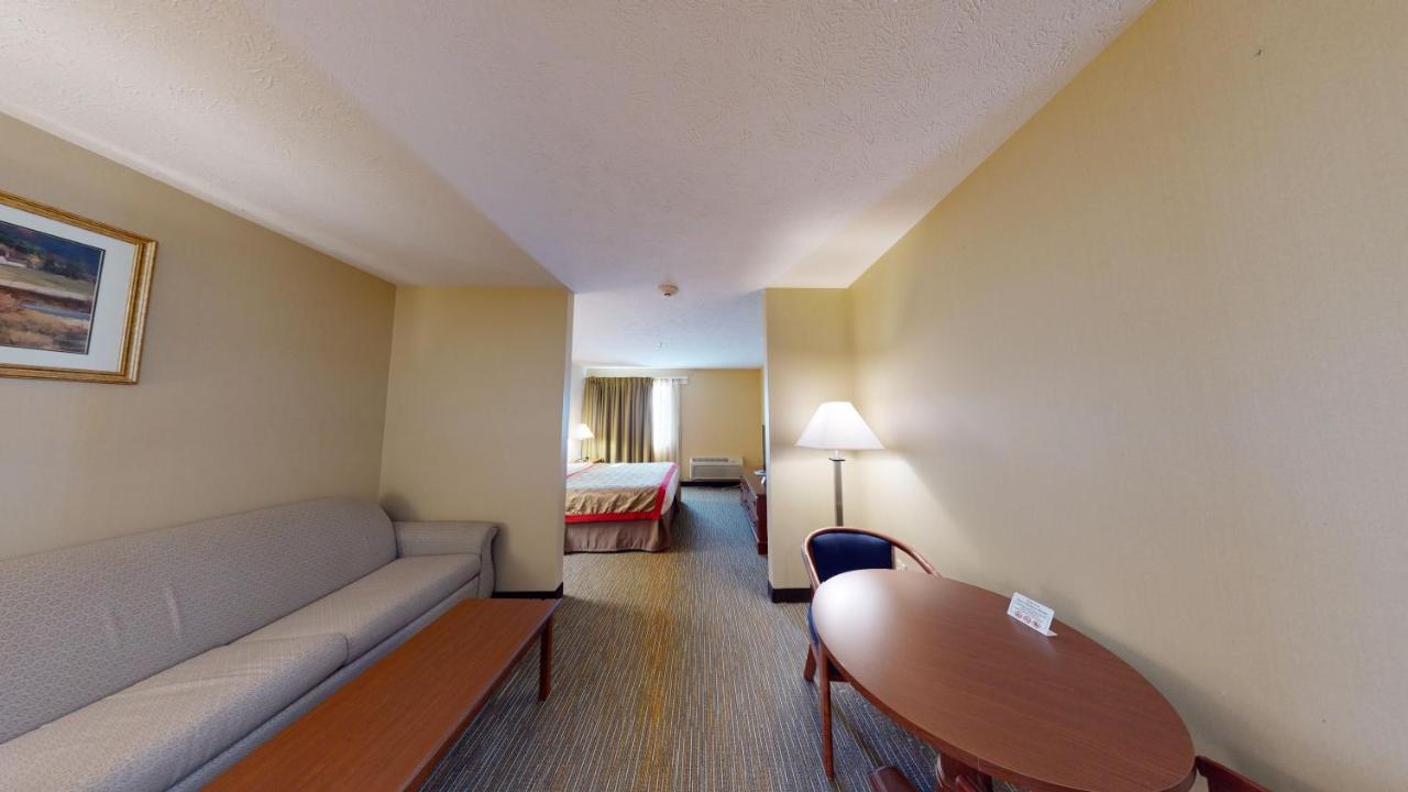 Ramada By Wyndham Strasburg - Shenandoah Valley Екстериор снимка