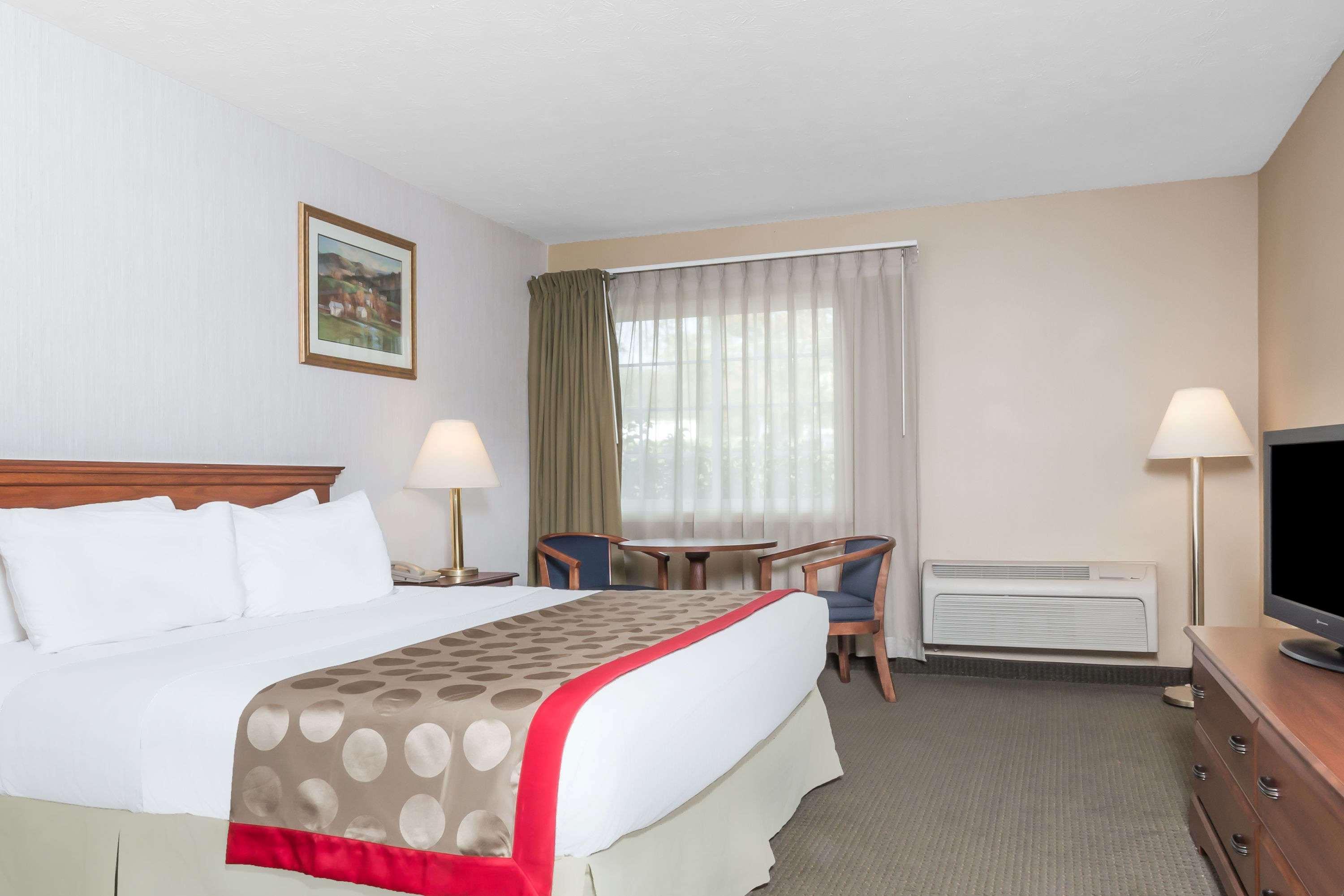 Ramada By Wyndham Strasburg - Shenandoah Valley Екстериор снимка