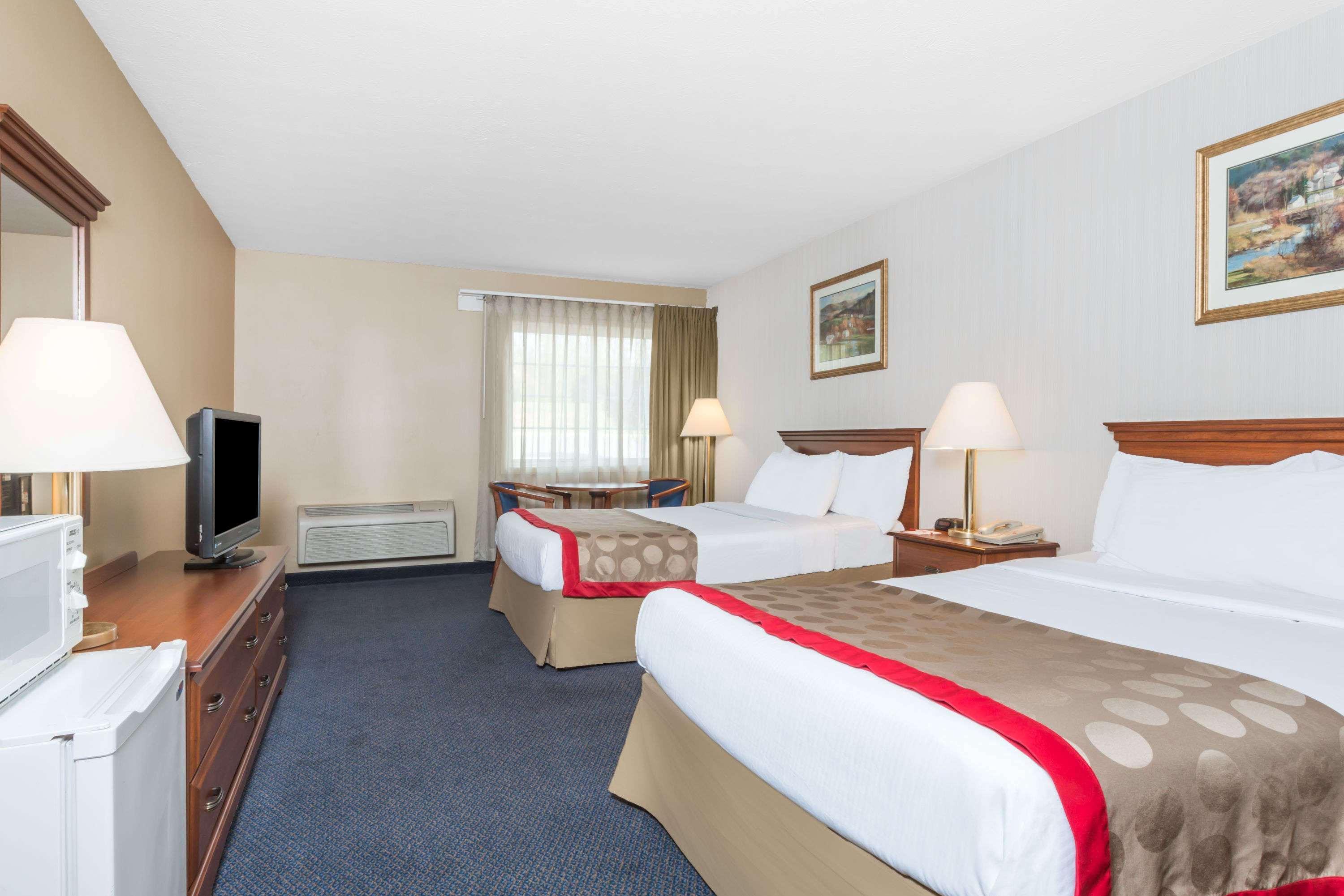 Ramada By Wyndham Strasburg - Shenandoah Valley Екстериор снимка