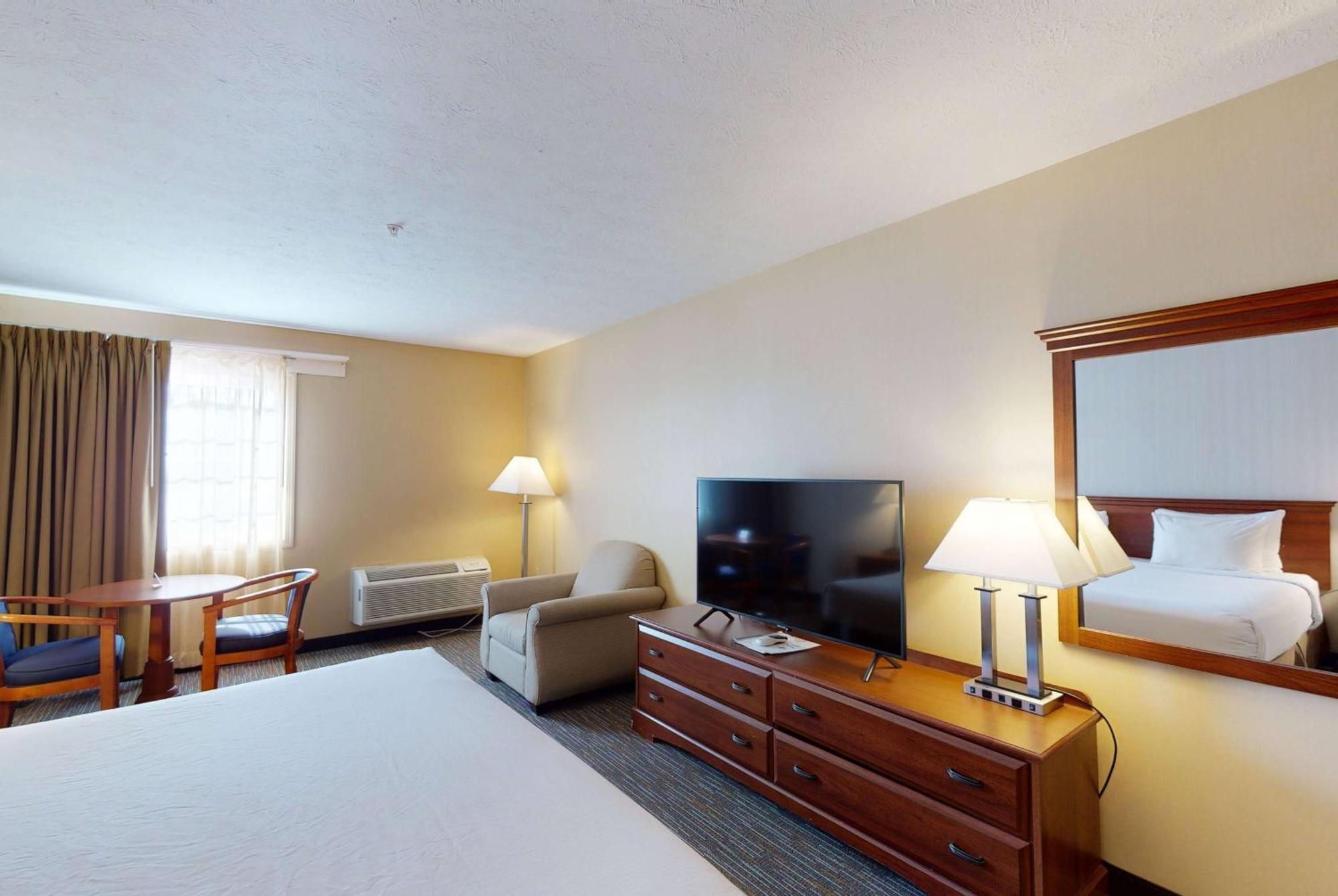 Ramada By Wyndham Strasburg - Shenandoah Valley Екстериор снимка