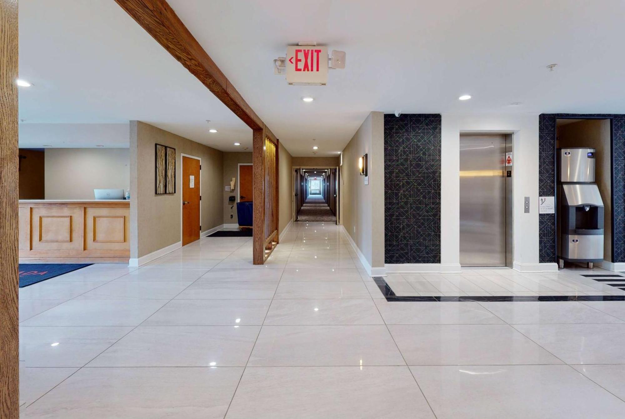 Ramada By Wyndham Strasburg - Shenandoah Valley Екстериор снимка